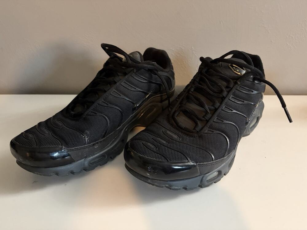 Nike Air Max Plus Black Metallic Gold BQ3169 002 Men Size 9.5 No Box. (0088)